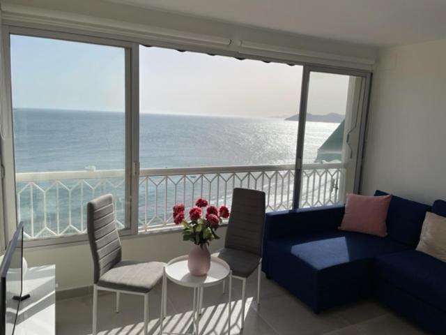 Precioso Apartamento A Estrenar En Primera Linea De Playa Benidorm Luaran gambar